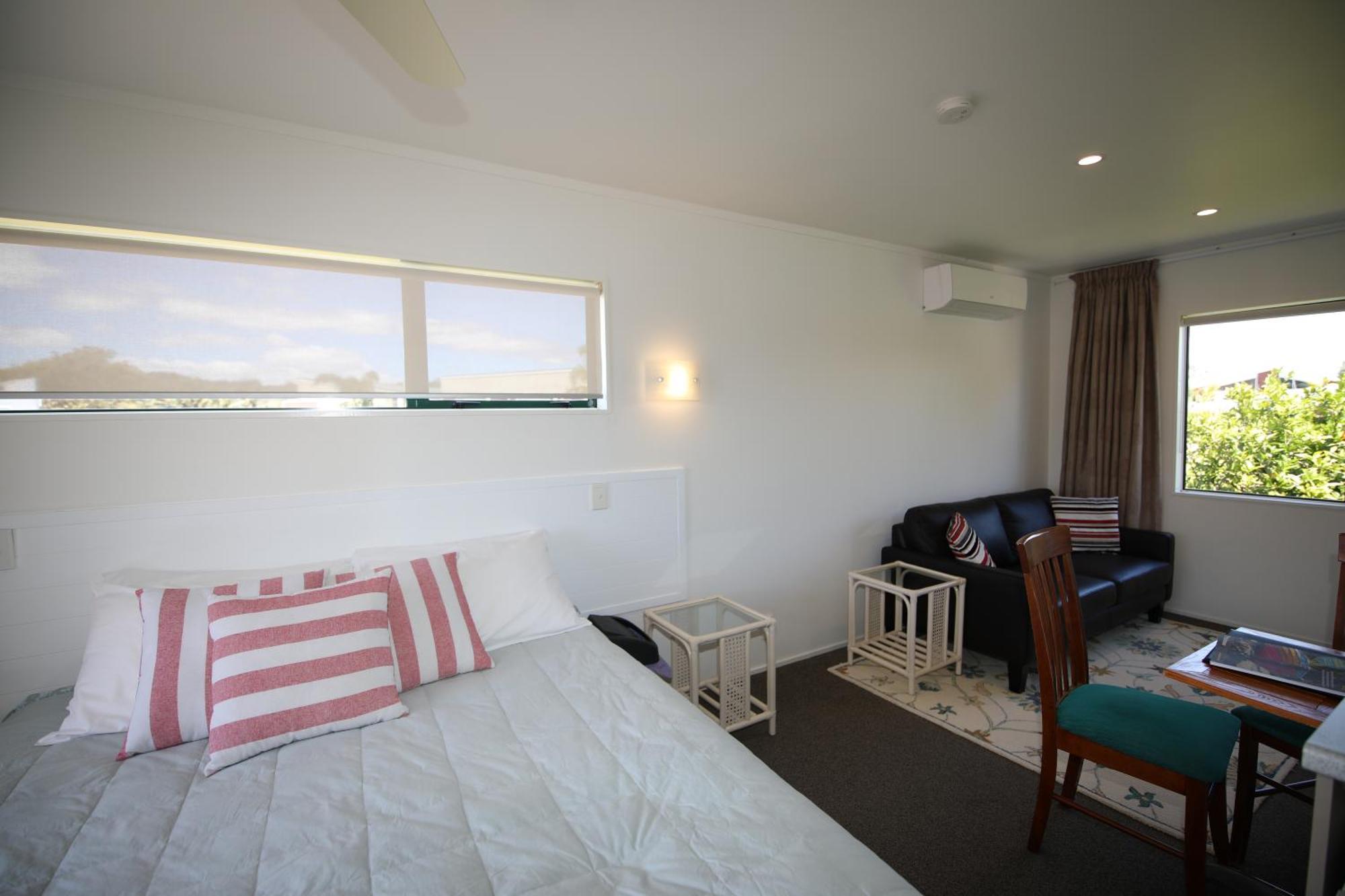 Blue Marlin Apartments Whitianga Bagian luar foto