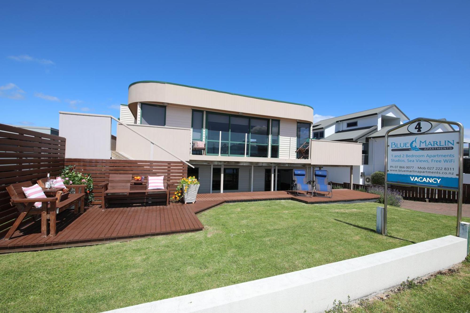 Blue Marlin Apartments Whitianga Bagian luar foto