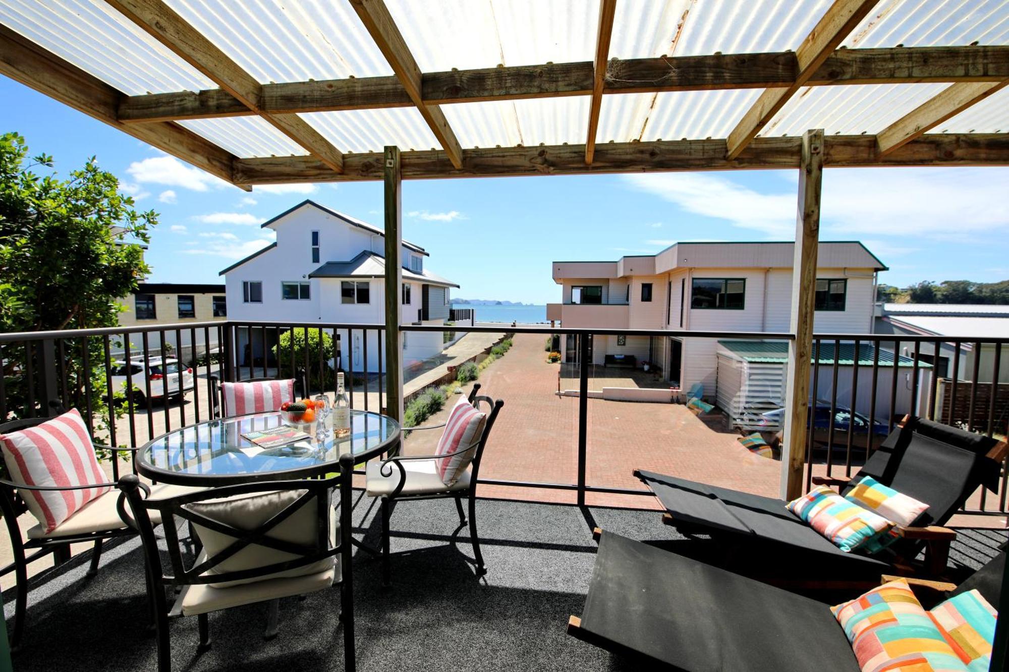 Blue Marlin Apartments Whitianga Bagian luar foto