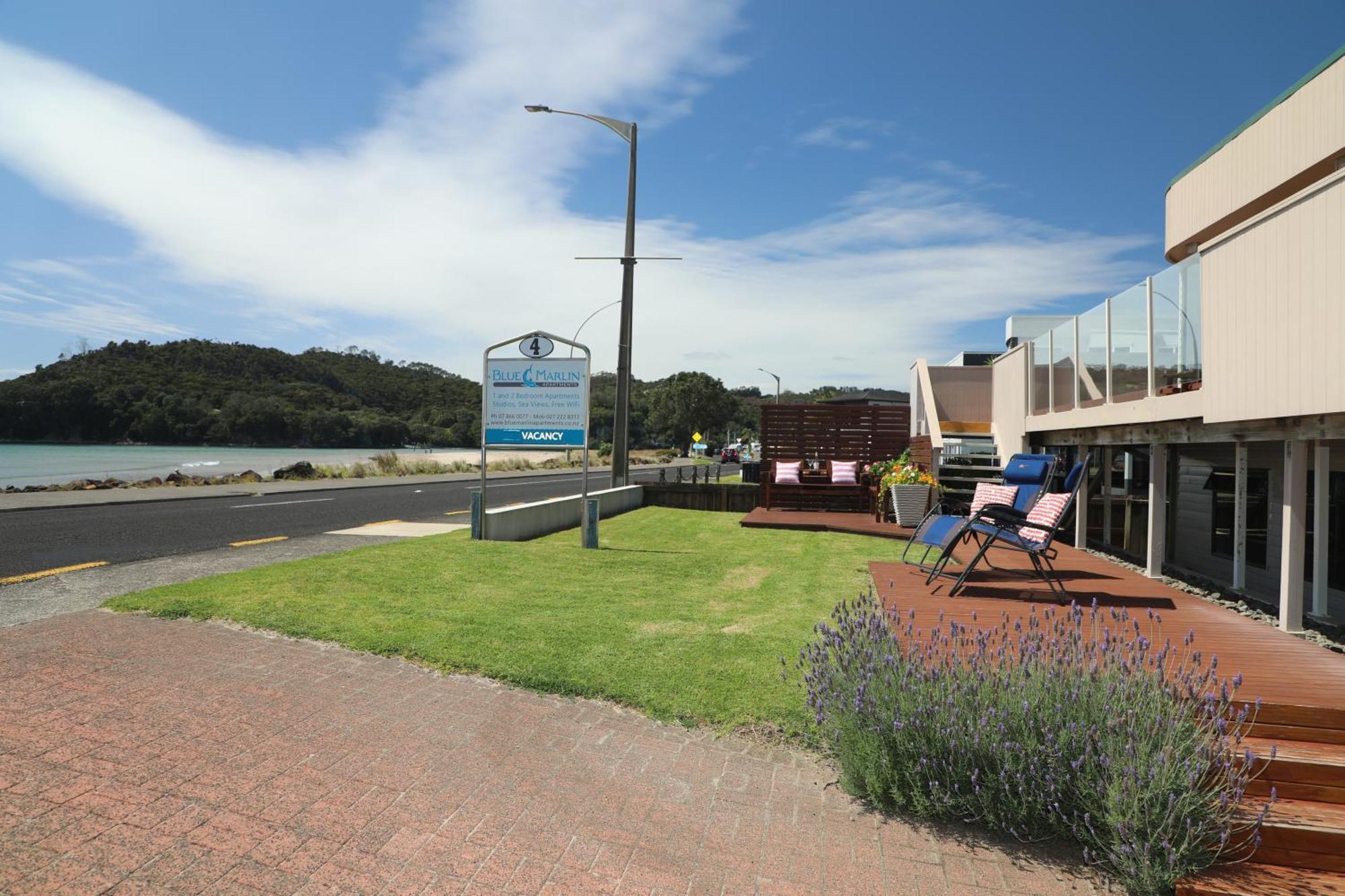 Blue Marlin Apartments Whitianga Bagian luar foto