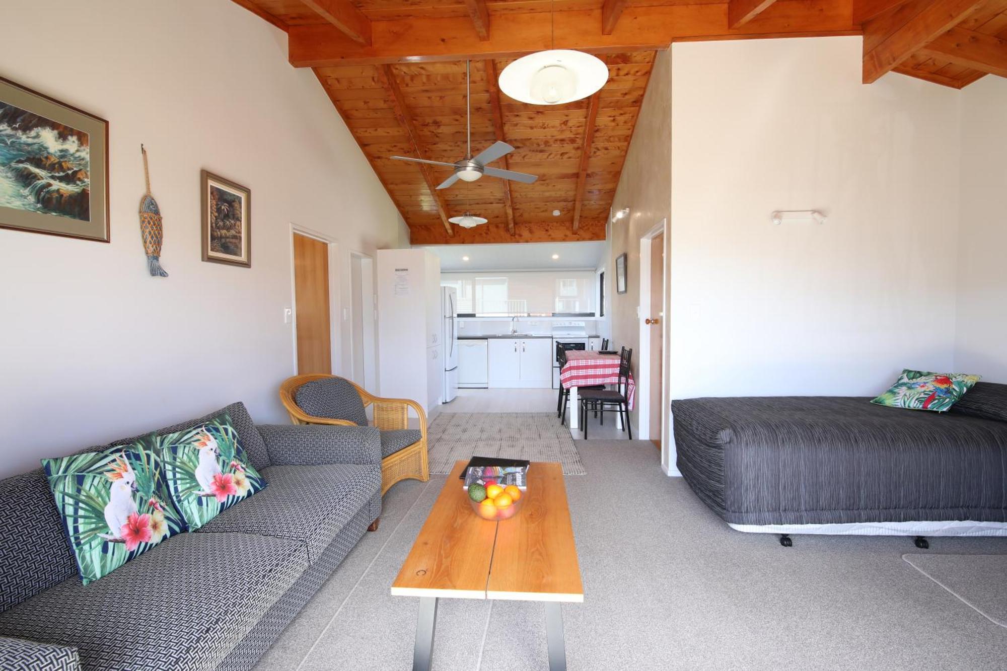 Blue Marlin Apartments Whitianga Bagian luar foto