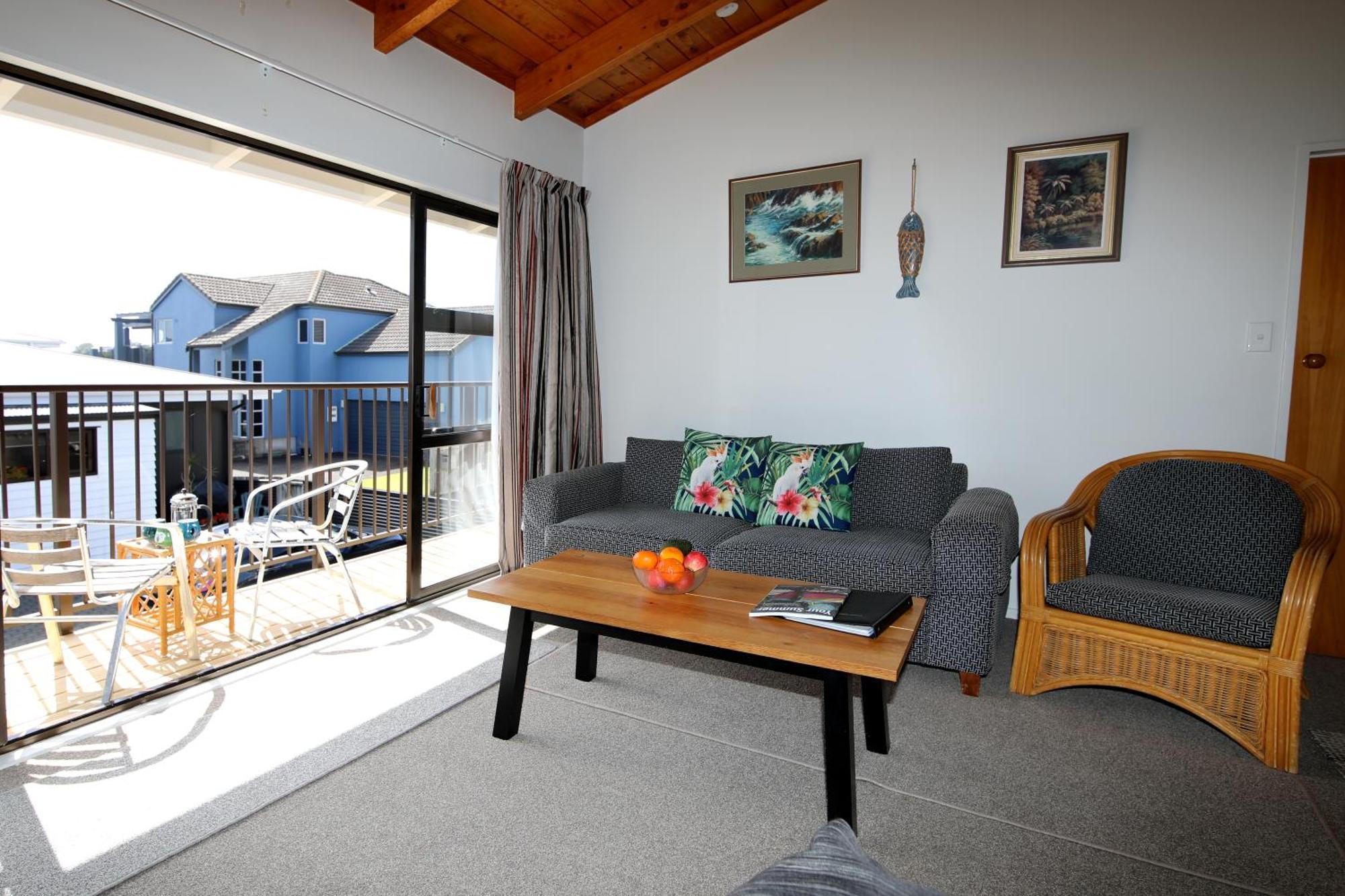 Blue Marlin Apartments Whitianga Bagian luar foto
